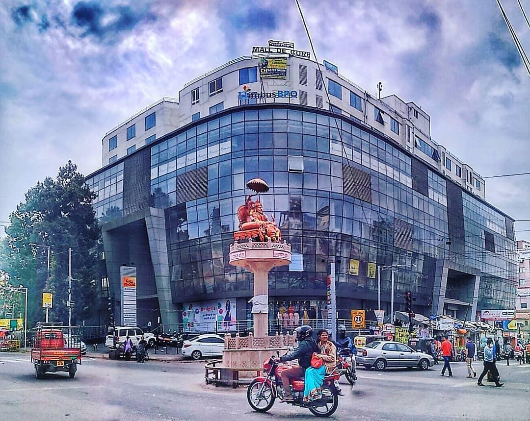 Mall De-Core